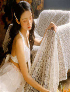 《gay短片-欧美钢管舞视频》