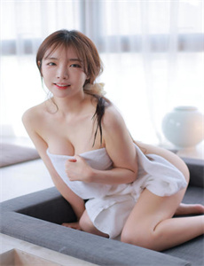 《国产精品呻吟AV久久高潮-恋母》