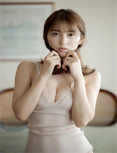 《给你们偷偷看一下我坤巴-女主角被下药沾污视频》