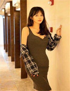 《紧致娇嫩的小嘴含不住-蜜臀3P在线观看》